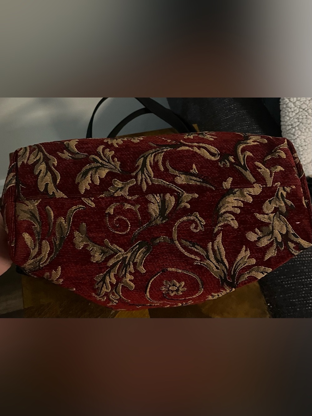 Elegant Red and Gold Tapestry Tote Bag with Black Straps - Picture 5 of 6